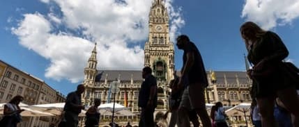 Almanya'da fabrika siparişleri beklentileri aştı