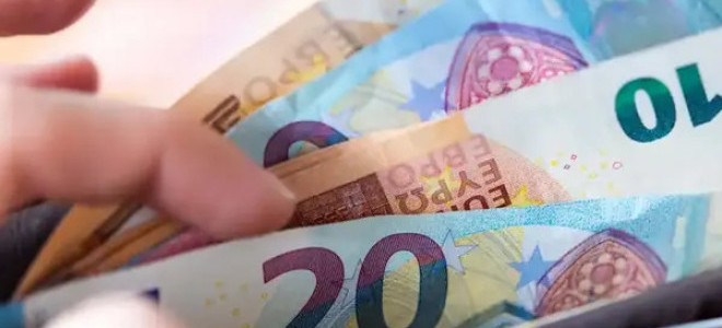 Almanya'da tüketicilerin güveni 3 aylık düşüşün ardından yükseldi