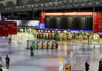 Almanya'daki grev uçuş trafiğini durma noktasına getirdi 