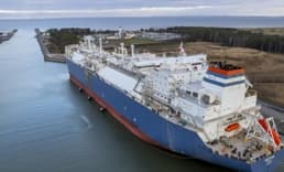 Almanya'nın ilk yüzer LNG terminali açıldı