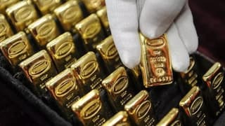 Altın enflasyon öncesi dolar baskısı altında