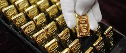 Altın enflasyon öncesi dolar baskısı altında