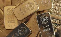 Altın fiyatları güçlü dolar karşısında baskılanmaya devam ediyor