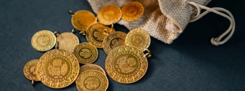 Altın fiyatlarında petrol baskısı derinleşiyor