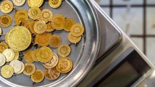 Altın yeni haftaya çifte rekorla başladı