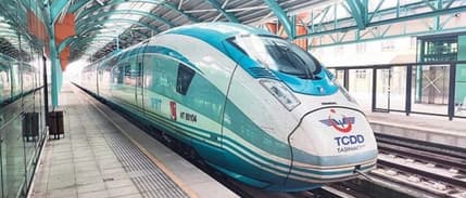 Ankara-Sivas YHT hattı ilk seferini yaptı: Mayıs sonuna kadar ulaşımın ücretsiz olacağı duyuruldu