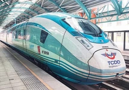 Ankara-Sivas YHT hattı ilk seferini yaptı: Mayıs sonuna kadar ulaşımın ücretsiz olacağı duyuruldu