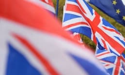 Anlaşmasız Brexit açıklamaları sonrası sterlin düştü