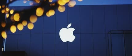 Apple CEO'su Tim Cook Trump ile ticaret gerilimini görüştü