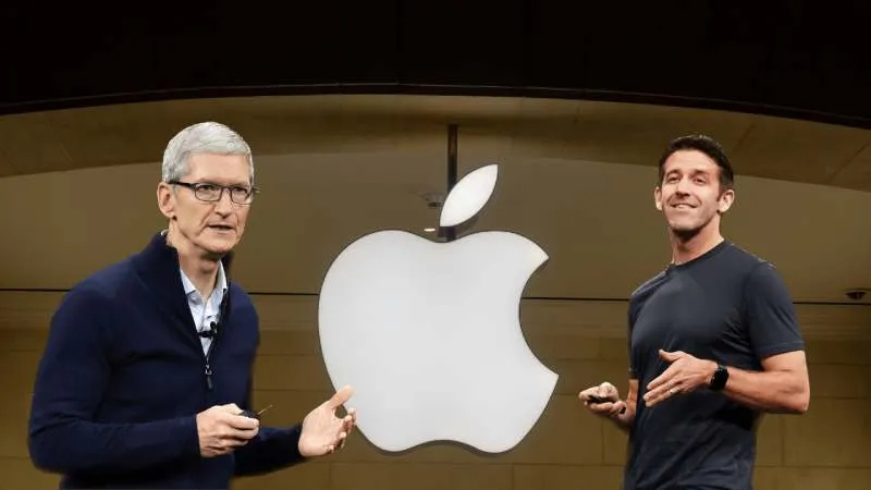 Apple'da 15 yıllık Tim Cook dönemi sona erdi