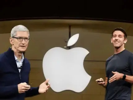 Apple'da 15 yıllık Tim Cook dönemi sona erdi