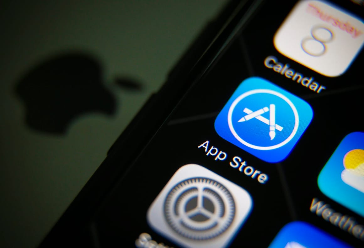 Apple ve Google'dan İngiltere’de geri adım