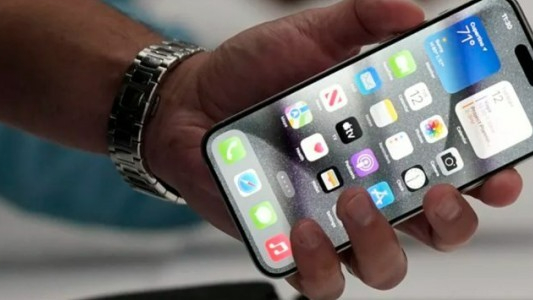 Apple yapay zeka davasında 250 milyon dolar ödemeyi kabul etti