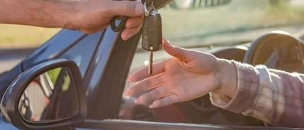 Araç satışlarında yeni dönem başlıyor: Kimler harç ödemeyecek?