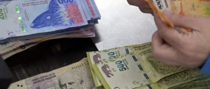 Arjantin’de enflasyon 3 haneli rakamlara çıktı