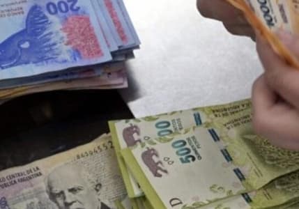 Arjantin’de enflasyon 3 haneli rakamlara çıktı