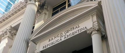 Arjantin'den 3 haneli enflasyona karşı 1000 baz puanlık faiz artışı 