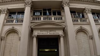 Arjantin Merkez Bankası faizi yüzde 50'ye düşürdü