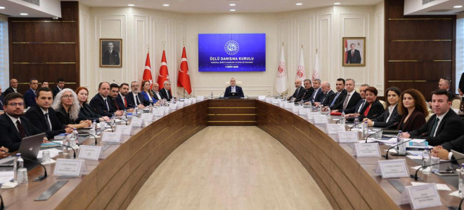 Asgari ücret maratonu öncesi üçlü toplantı