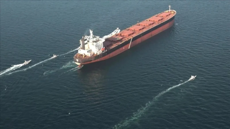 Atina sokaklarında Hürmüz Boğazı protestosu