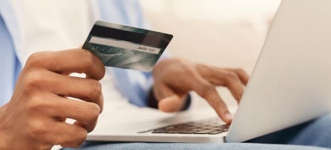 Avrupa'da alışveriş sitelerinin %40'ı aldatıcı uygulamalar kullanıyor