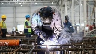 Avrupa'da sanayi üretimi 2025'i daralmayla kapattı