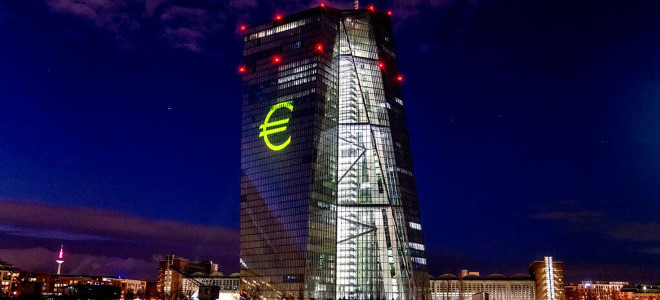 Avrupa Merkez Bankası risklerin düştüğü görüşünde 
