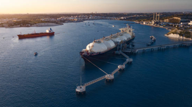 Avrupa'ya giden LNG gemileri rotasını Asya pazarlarına kırdı