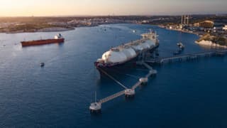 Avrupa'ya giden LNG gemileri rotasını Asya pazarlarına kırdı