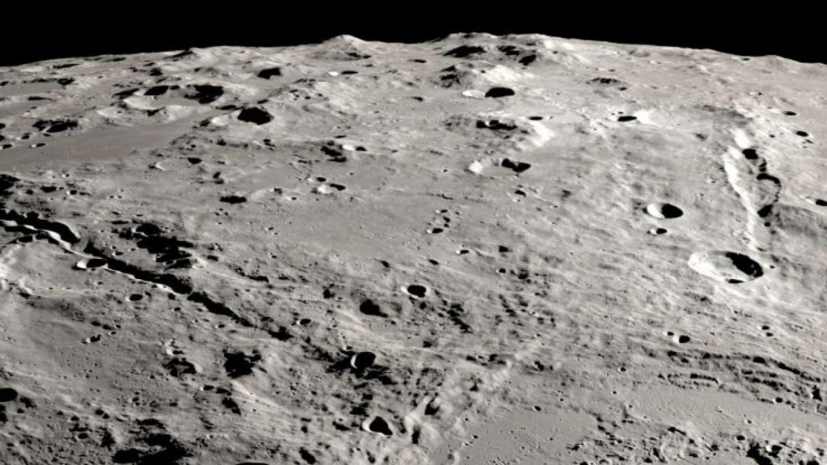 Ay'da yüzyılda bir görülecek büyüklükte krater keşfedildi