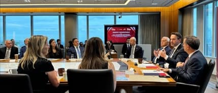 Bakan Bayraktar'dan ABD'de şirket yöneticileriyle yuvarlak masa toplantısı