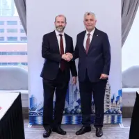 Bakan Bolat, İngiliz mevkidaşı ile görüştü