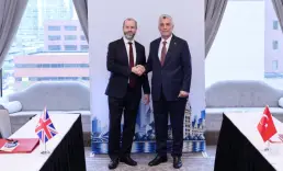 Bakan Bolat, İngiliz mevkidaşı ile görüştü