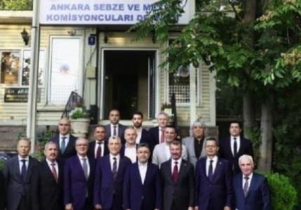 Bakan Bolat ve Yumaklı, Ankara Toptancı Hali yöneticileriyle buluştu