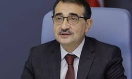 Dönmez: Yılbaşında doğal gaz ve elektriğe zam öngörülmüyor