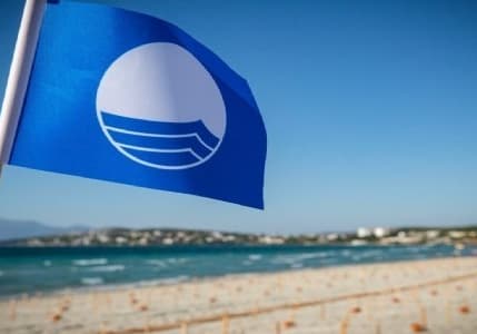 Bakan Ersoy açıkladı: Ülkemizin 16 plajında daha mavi bayrak dalgalanacak
