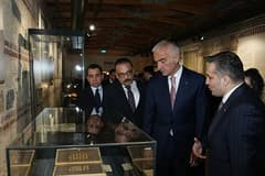 Bakan Ersoy duyurdu: Çalınan tarihi İznik çinileri Türkiye'ye iade edildi