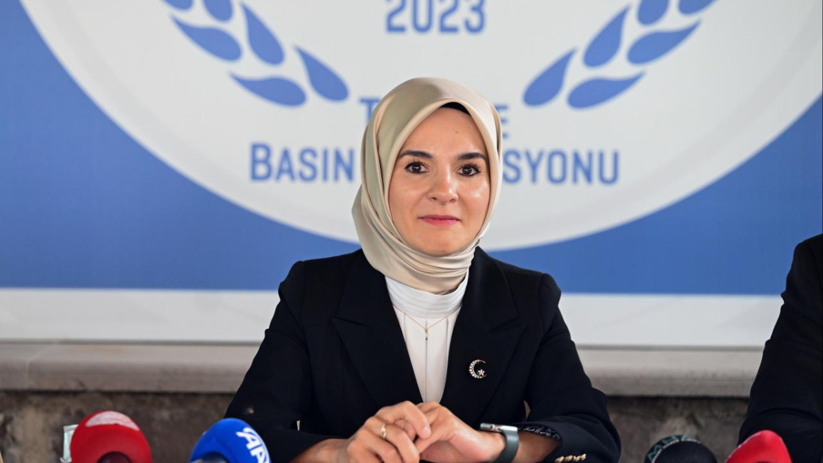 Bakan Göktaş: Sosyal medya düzenlemesinde Türkiye'ye özgü bir model hayata geçiriyoruz