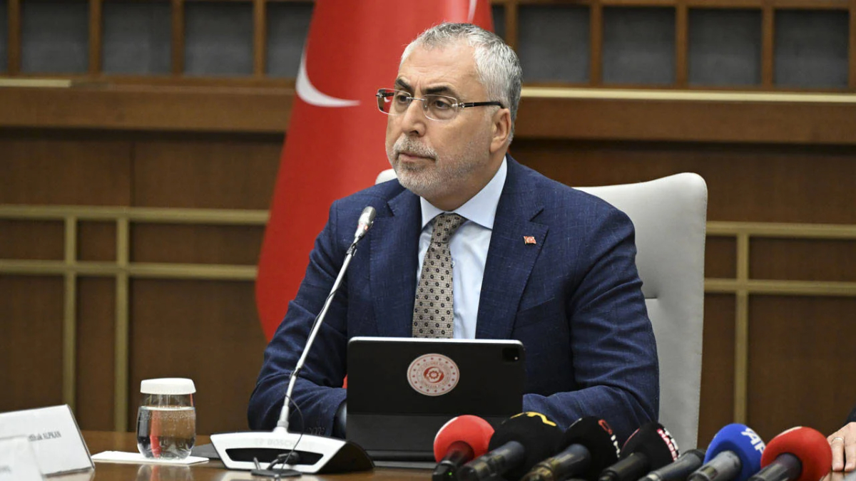 Bakan Işıkhan'dan en düşük emekli aylığı mesajı