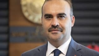 Bakan Kacır’dan gençlere yönelik vergisiz telefon açıklaması