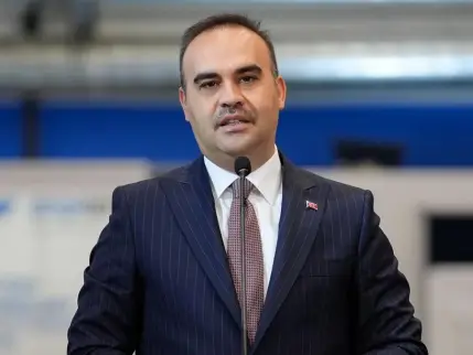 Bakan Kacır duyurdu: Türkiye'nin Ay aracı 2027'de fırlatılacak