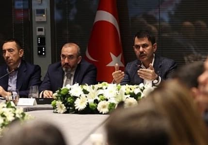 Bakan Kurum: Mayıs sonuna kadar 319 bin deprem konutu yapmayı planlıyoruz (Videolu)