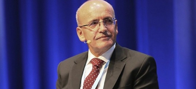 Bakan Şimşek, Asya'daki ilk yatırımcı toplantısı için Singapur'da