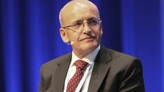 Bakan Şimşek, Asya'daki ilk yatırımcı toplantısı için Singapur'da