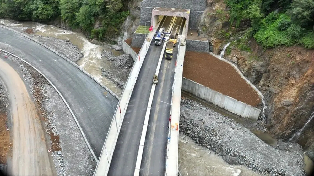 Bakan Uraloğlu açıkladı: 1 saatlik yol 35 dakikaya düşecek