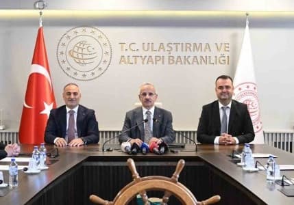 Bakan Uraloğlu duyurdu: Çevre dostu 2 gemi için 6 milyon dolar teşvik sağlanacak