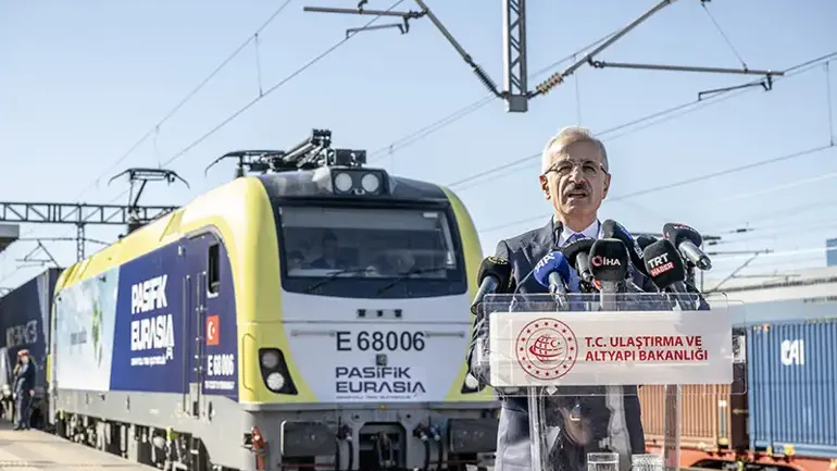 Bakan Uraloğlu duyurdu: Marmaray’a alternatif demir yolu hattı geliyor