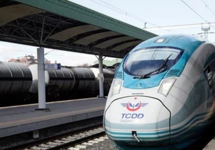 Bakan Uraloğlu duyurdu: Öğretmenlere tren biletlerinde yüzde 50 indirim yapılacak