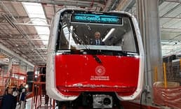 Bakan Uraloğlu, ilk yerli sürücüsüz metro aracını tanıttı