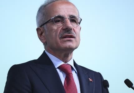 Bakan Uraloğlu'ndan Instagram ile ilgili yeni açıklama